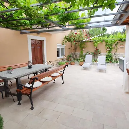 Barac Rural Holiday Home Grizane-Belgrad Exterior photo